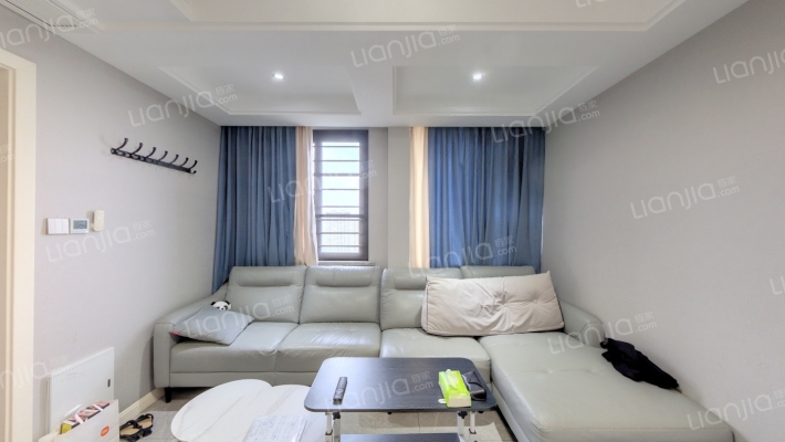 亚厦江与城二手房实景图