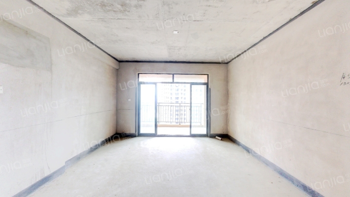 里约湖岸二手房实景图