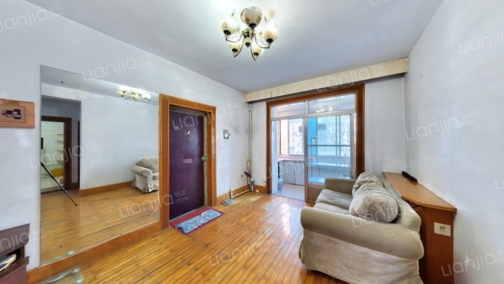 体育场白瓷砖楼二手房实景图