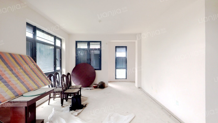 秦馀山庄二手房实景图