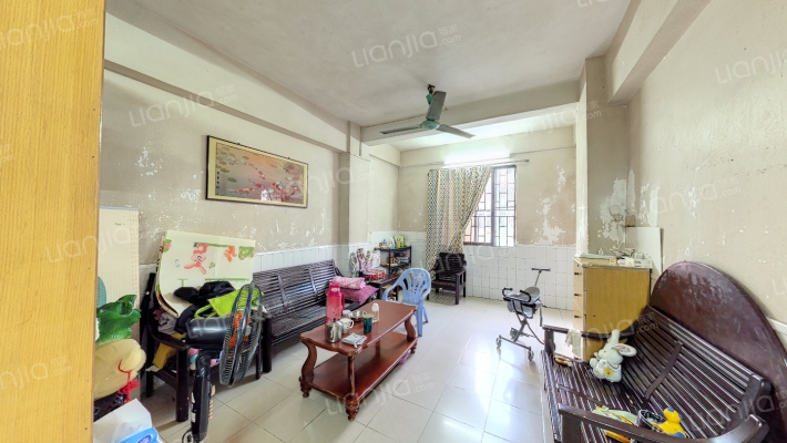 农修厂宿舍二手房实景图