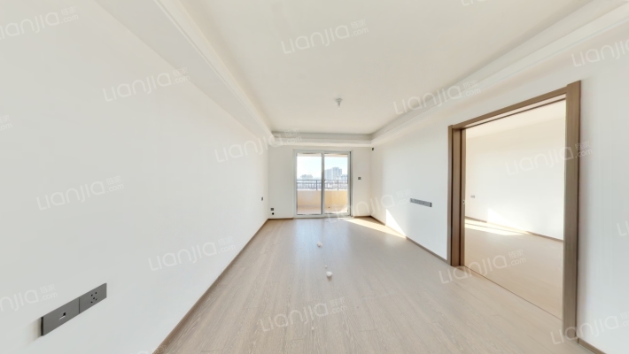 东部美的城三期二手房实景图