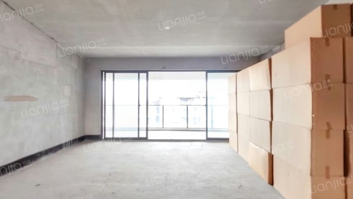 彰泰联发沁园春二手房实景图