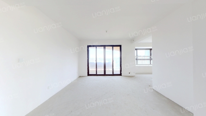 铂金铭邸二手房实景图