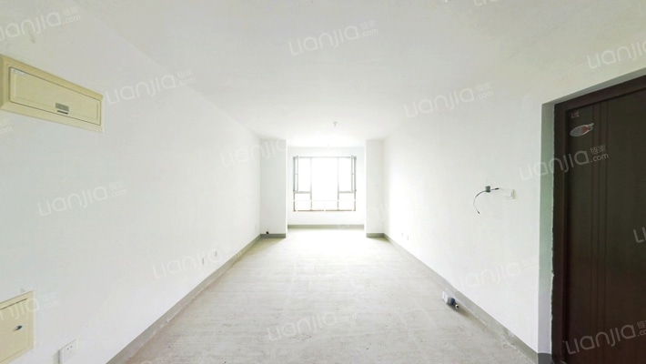 高铁新干线  经典南北双通透两居室  带车位 房本满二-客厅