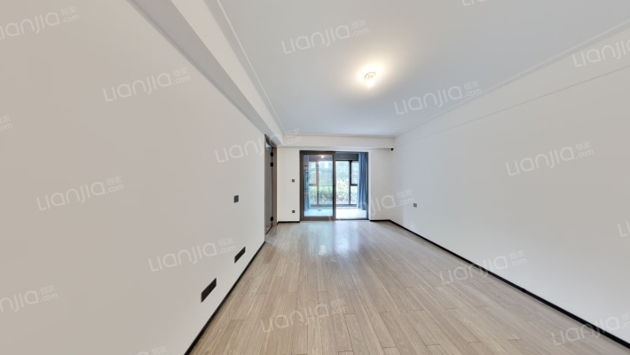 万科坤和·湛蓝云镜二手房实景图