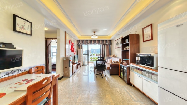 新福港鼎峰二手房实景图