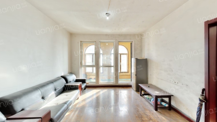 荣盛香缇澜山二手房实景图