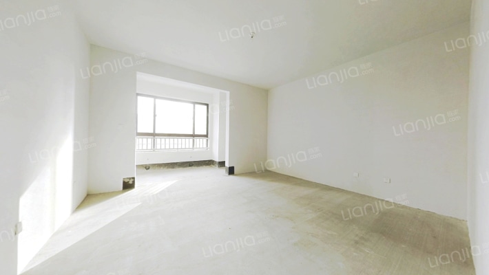 绿地公馆一组团二手房实景图