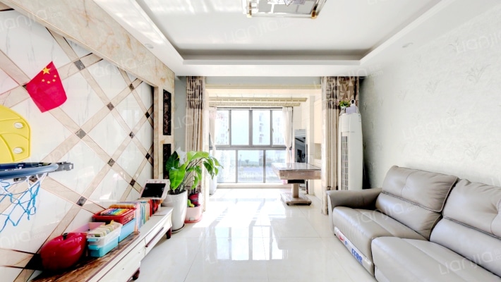 金轮星光名座生活广场二手房实景图