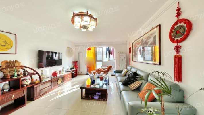 景观花园二手房实景图