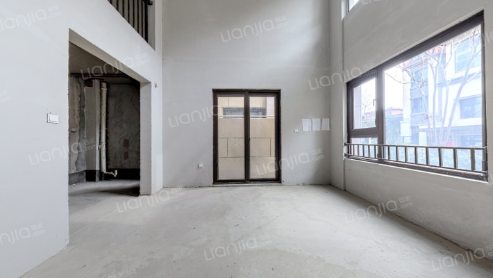 岸芷汀兰花园二手房实景图