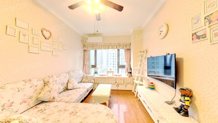 绿地之窗二手房实景图