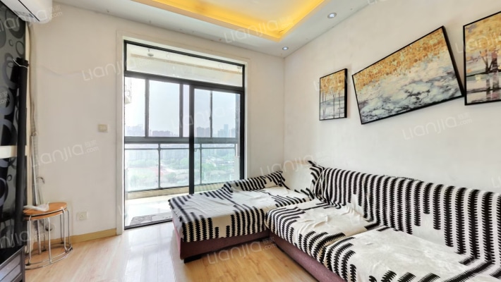 圣诚和园二手房实景图