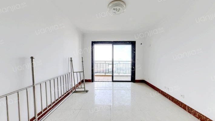 吉维尼鲜花小镇二手房实景图