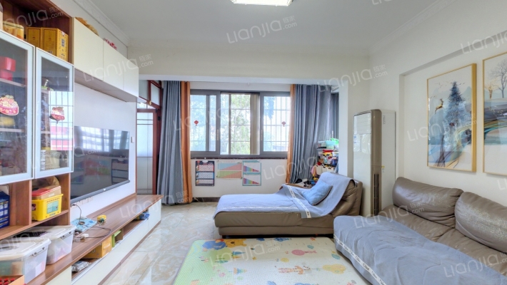 城管大楼二手房实景图