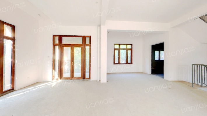 见山独栋二手房实景图