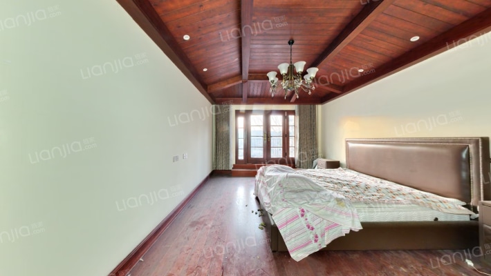 五云山卢卡小镇二手房实景图