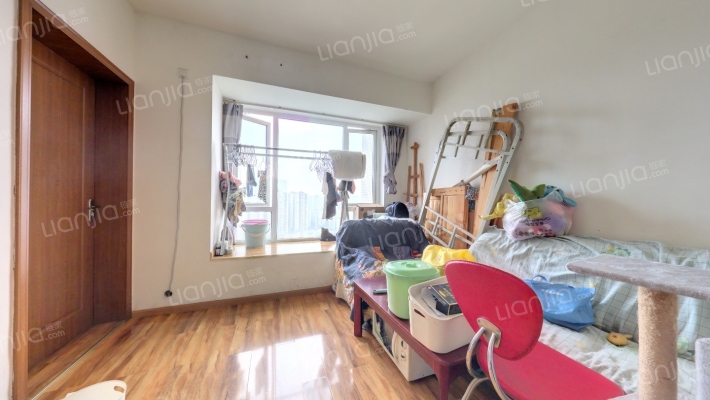 蓝润V客东区二手房实景图