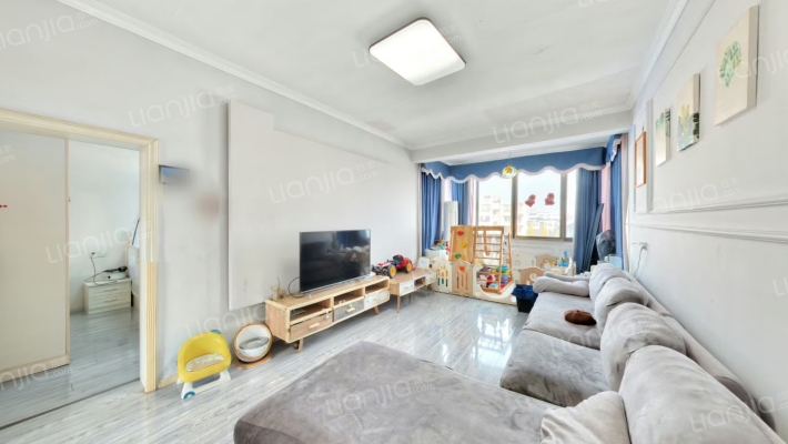 强化B栋小区二手房实景图