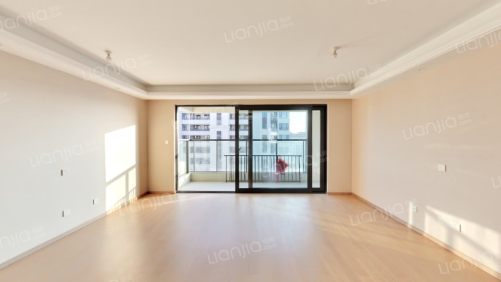 雅戈尔新湖景花苑二手房实景图