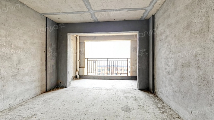 观湖名筑二手房实景图