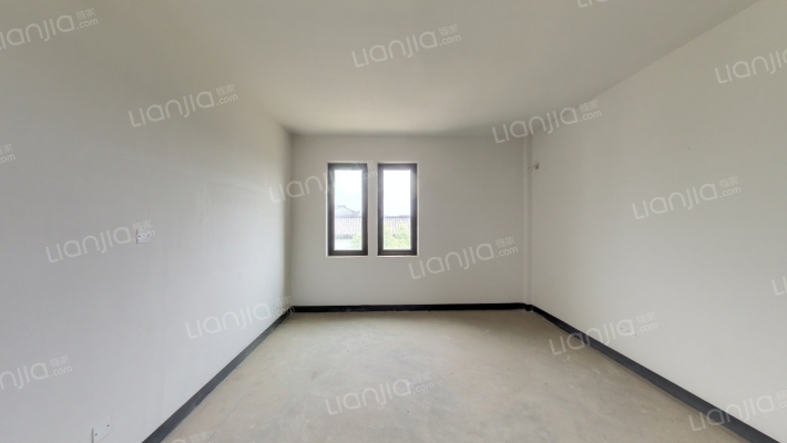 世茂龙湾三期二手房实景图