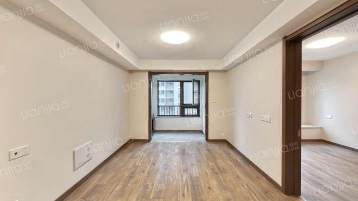 雪山万科城A8区听雪园二手房实景图