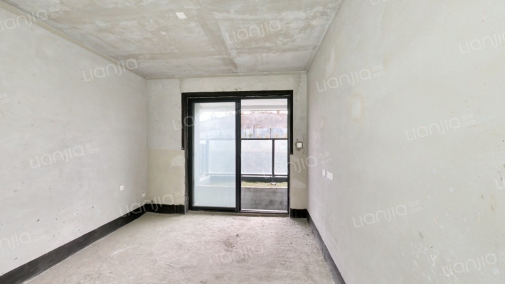 防城港彰泰观江海二手房实景图