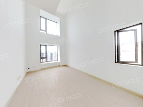 整租·融信·铂悦湾 4室2厅 复式 东南