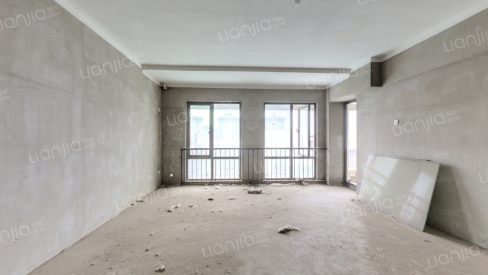 红豆国际北区二手房实景图