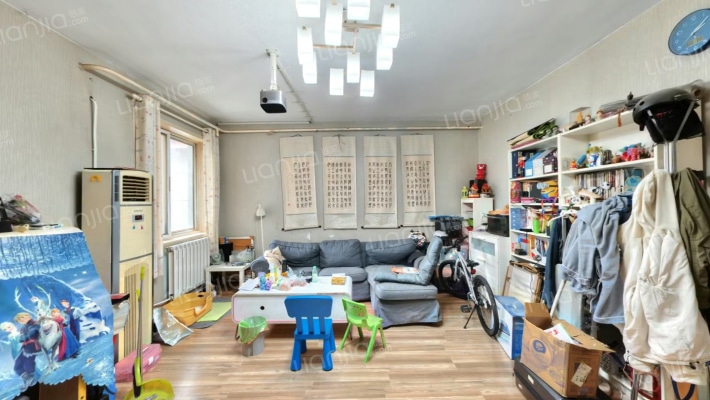 出版社家属楼二手房实景图