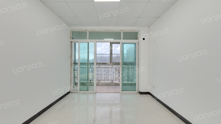 玮鹏花园二手房实景图