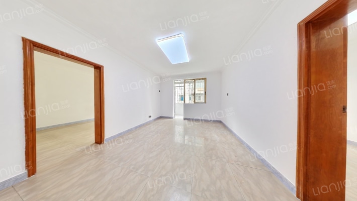 华侨新邨二手房实景图