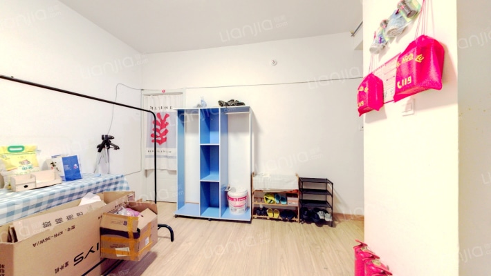 尹山湖景花园四期二手房实景图