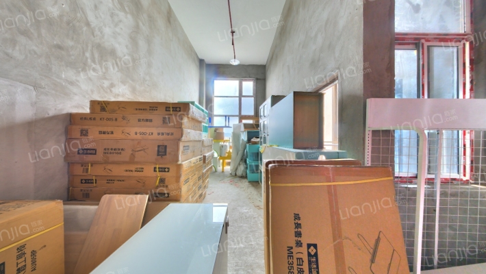 隆鑫爱琴海四期二手房实景图