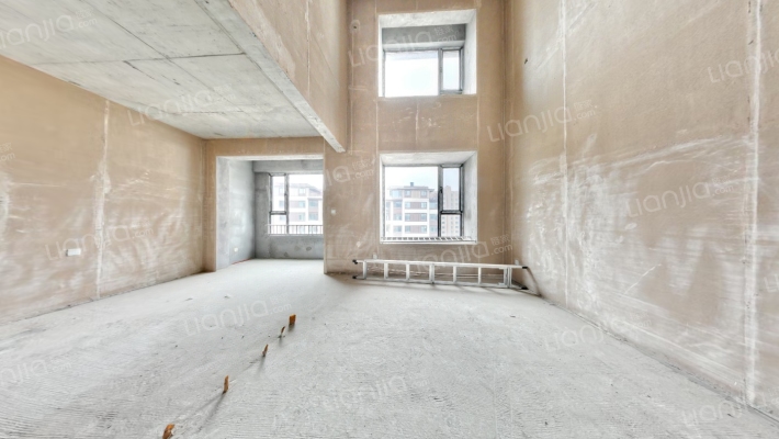 宝佳近山庭院二手房实景图