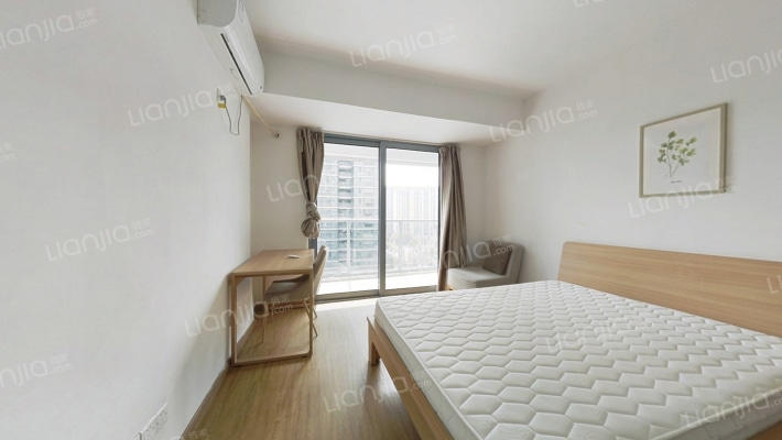 融信孔雀蓝郡二手房实景图