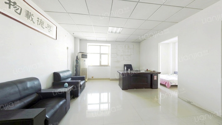 金融服务中心二手房实景图