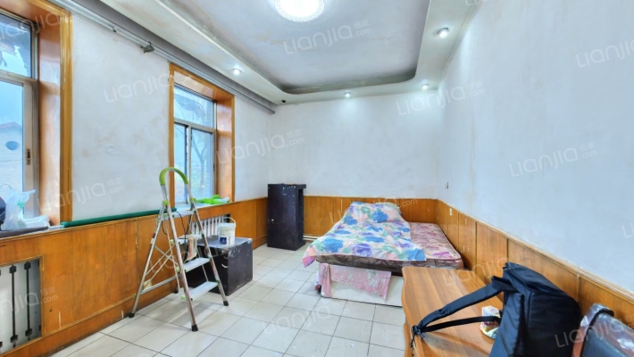 矿机小区二手房实景图