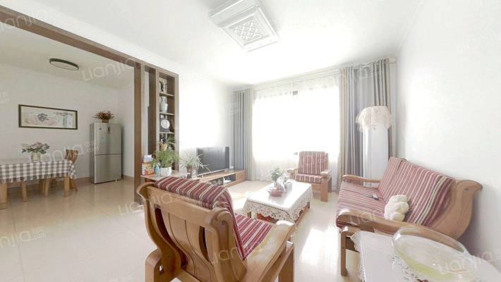 新城湾滨江花园C区二手房实景图