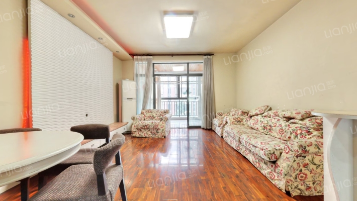 温哥华花园二手房实景图