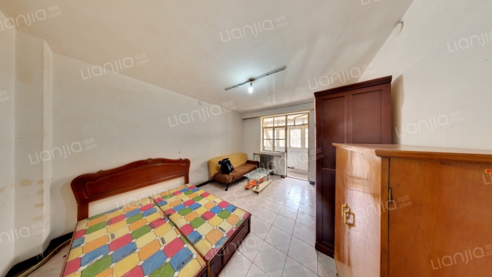 卫安中里二手房实景图