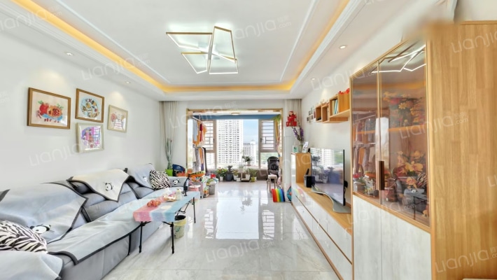 阿尔卑斯二手房实景图