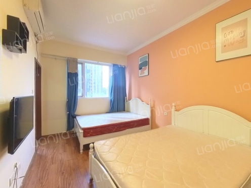 整租·财信渝中城 1室0厅 南