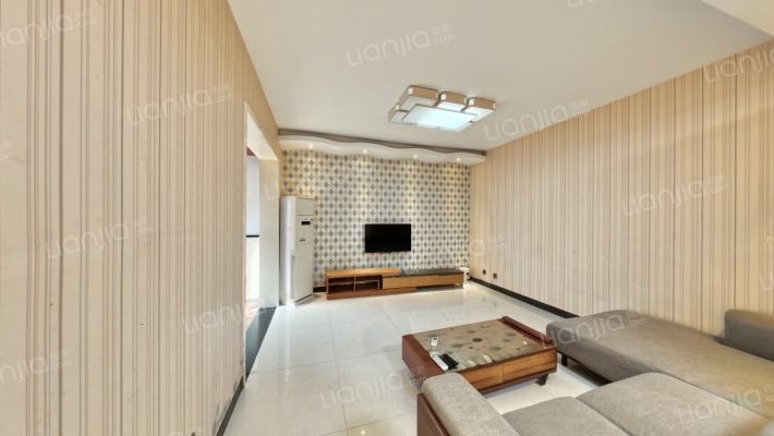 水岸天际二手房实景图