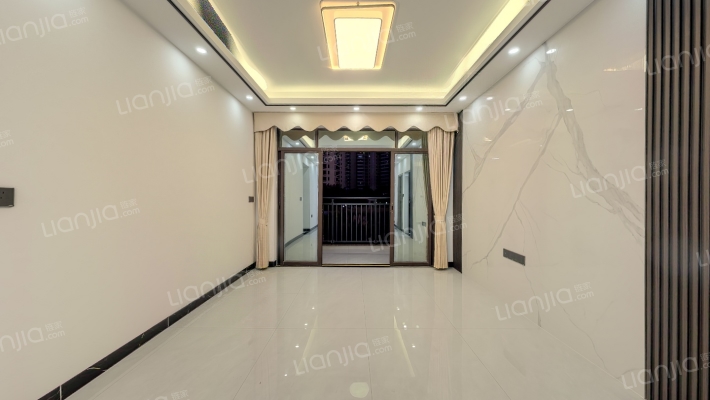 绿茵名轩二手房实景图