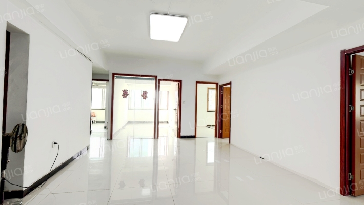 九运大厦二手房实景图