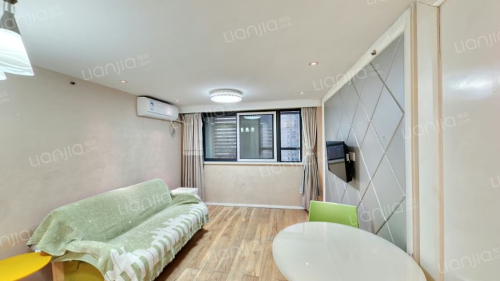 外滩风景二手房实景图