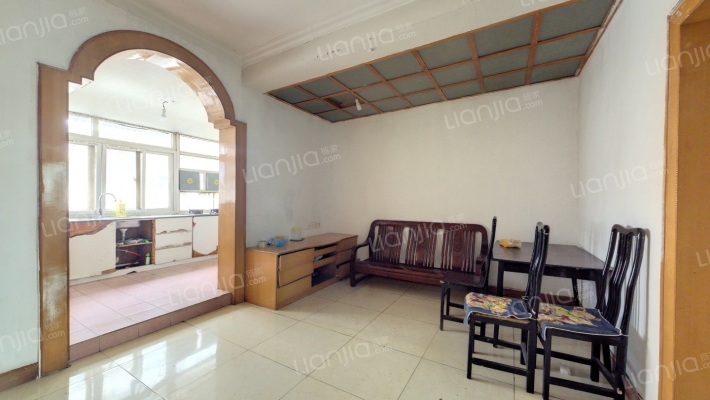 市政庭院二手房实景图